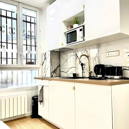 Apartment - 11th *